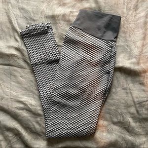 High waisted butt scrunch leggings